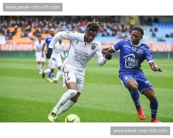 阿吉拉尔伤停补时压哨进球，朗斯1-0领先特鲁瓦